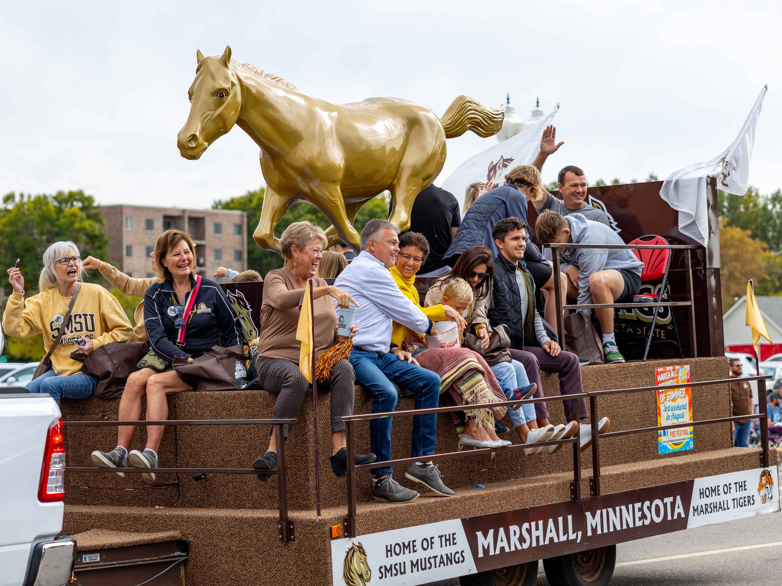 SMSU Alumni Float