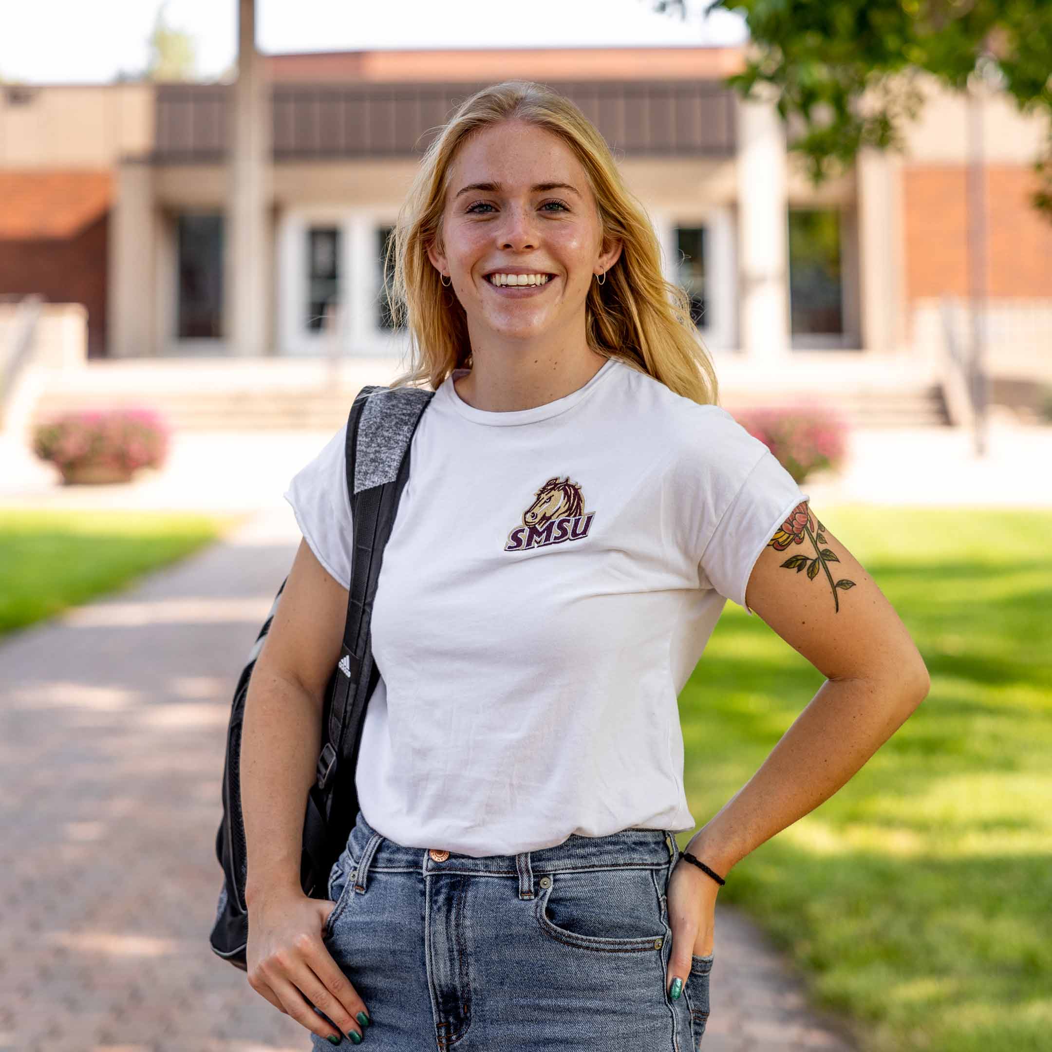 Background - MacKenzie Kallevig